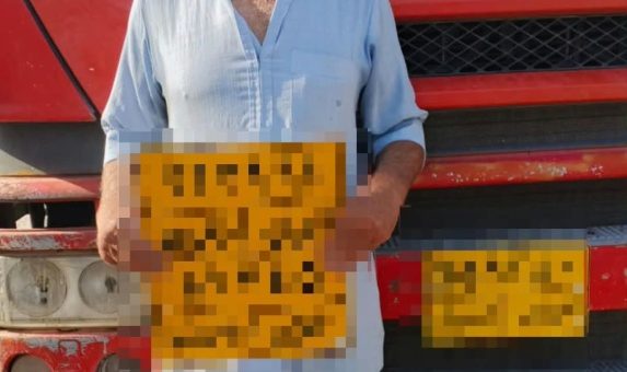 شرطة ديالى تضبط شاحنة بلوحات وسنويات مزورة وتعتقل سائقها