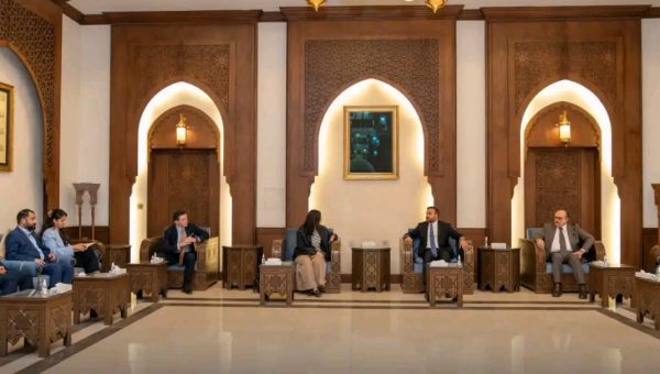 النجيفي يستقبل مساعدة الخارجية الأمريكية السابقة ويبحث معها تطورات المشهد