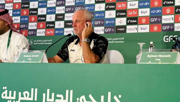 أرنولد يعلن ملامح منتخب العراق قبل مواجهة عُمان.. شباب جدد وغيابات بالجملة