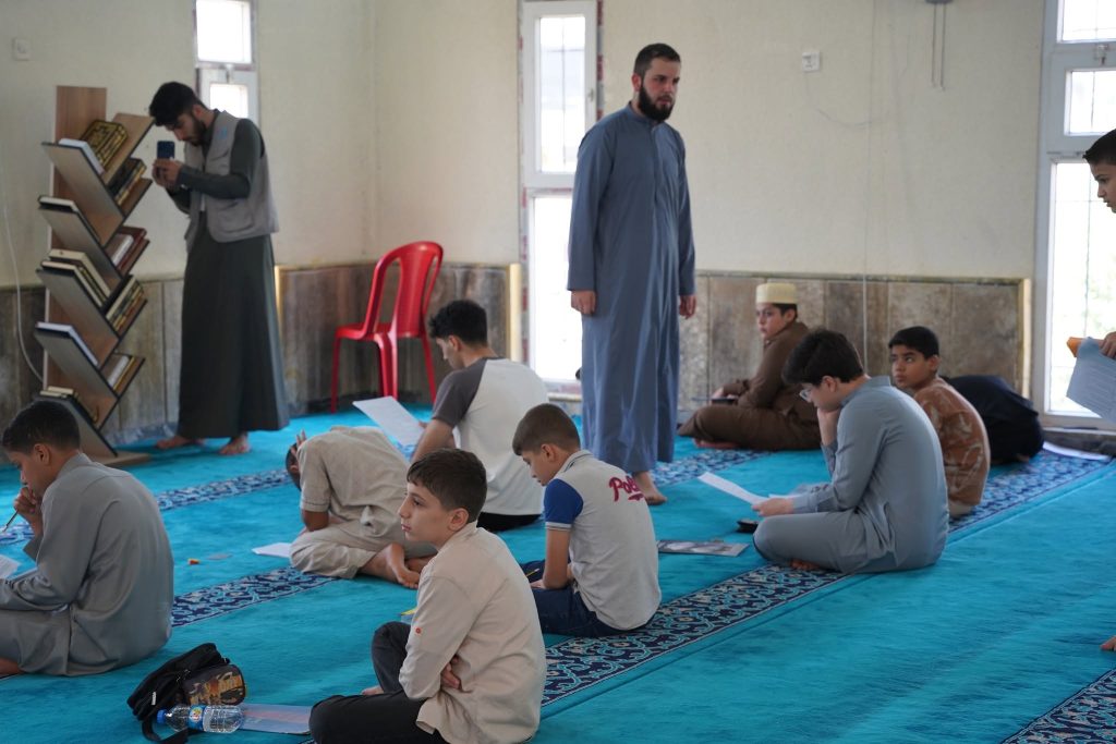 «جيل القيم» يطلق الاختبارات التحريرية لمسابقات فتيات النور وفتيان الثبات في 24 جامعاً بنينوى