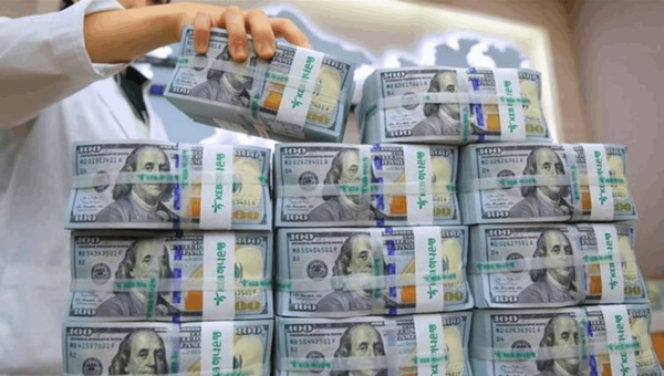 ثمرة زيارة رئيس الوزراء لباريس العراق يسترد 13 مليون دولار من البنوك الفرنسية