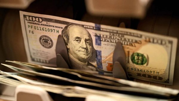 الدولار يرتفع من جديد.. 157,500 دينار سعر البيع