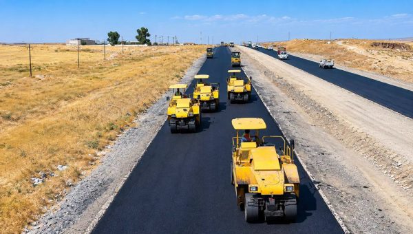 بممريه الذهاب والإياب.. تقدم ملحوظ في أعمال إكساء وتطوير طريق الموصل – الكسك بطول 35.5 كم