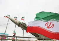 إيران تحصن بنيتها التحتية وتدرس ردًا أمريكيًا عبر الوساطة القطرية لتهدئة إقليمية