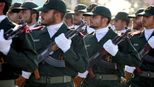 الحرس الثوري يتوعّد بـ”ردّ متعدد الساحات” ويؤكد: المفاوضات لا تعني الإستسلام