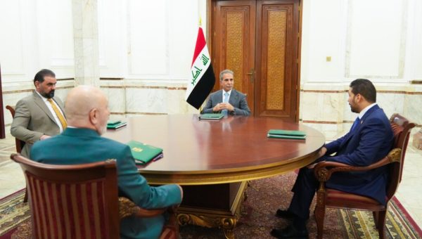 الرئاسات الأربع تناقش ملف السلاح وعقوبات واشنطن على الطيران الإيراني