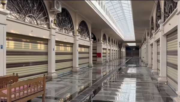 بلدية الموصل تستنفر جهودها في حملة خدمية كبرى لتنظيف وشطف “سوق الأربعاء” العريق