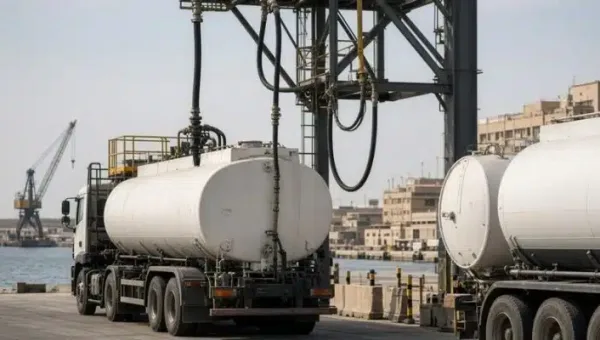 سوريا تُعلن تواصل شحن البنزين إلى العراق عبر مصب بانياس وتكشف عن استقبال 10 نواقل