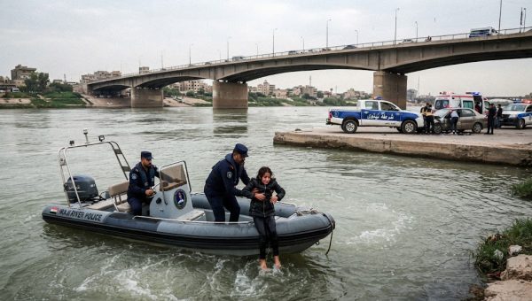 الشرطة النهرية تُنقذ فتاة من محاولة انتحار بالجسر الرابع في الموصل وتصادم مروري يُخلّف ثلاثة مصابين