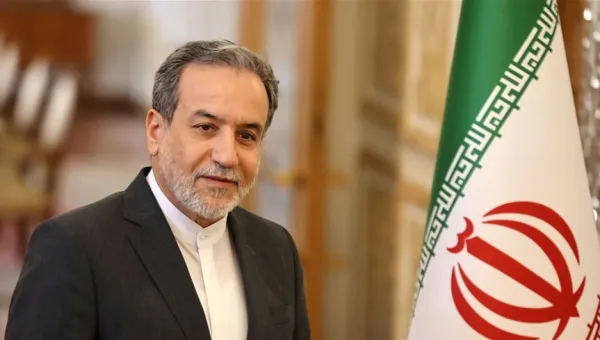 إيران تعرض على العراق والخليج مسارًا بحريًا جديدًا في مضيق هرمز