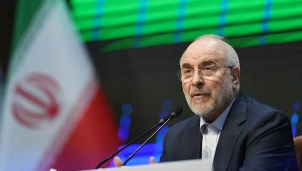 قاليباف يشترط إلتزام واشنطن والإعتراف بحقوق طهران لإستئناف المفاوضات وفتح مضيق هرمز