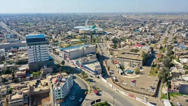 جريمة تهز وسط كركوك.. امرأة تطعن شابًا بسكين وتحاول الفرار بسيارتها قبل أن تنقلب وتقبض عليها الشرطة
