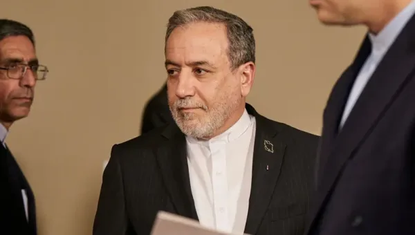 طهران تتسلم الرد الأميركي على “خطة الأيام السبعة” لإنهاء الحرب وعقدة التسلسل تؤجل الحسم
