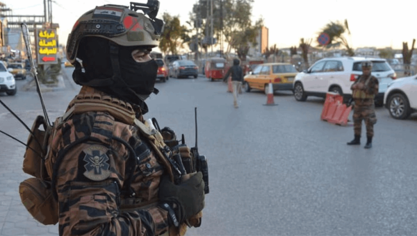 الإطاحة بـ 7 أجانب في بغداد بحوزتهم أختام وجوازات سفر مزورة لـمطار البصرة والشلامجة