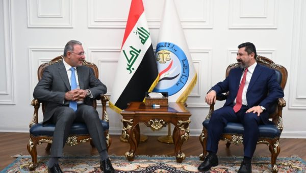 وزير العدل ورئيس جهاز الأمن الوطني يبحثان تعزيز التنسيق لحماية المؤسسات الإصلاحية