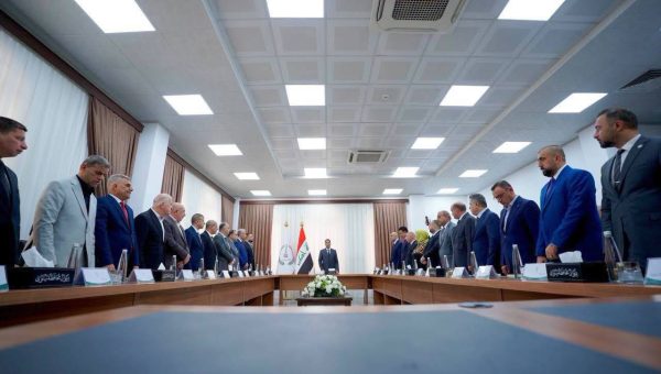 على خطى الزيدي.. الدخيل ونائباه ومديرو الدوائر في نينوى يؤدون قسم الشرف والنزاهة