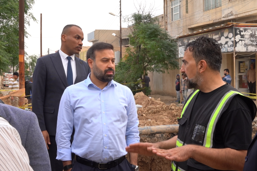 النجيفي يتابع ميدانيا مشروع مجاري الساحل الأيمن في الموصل