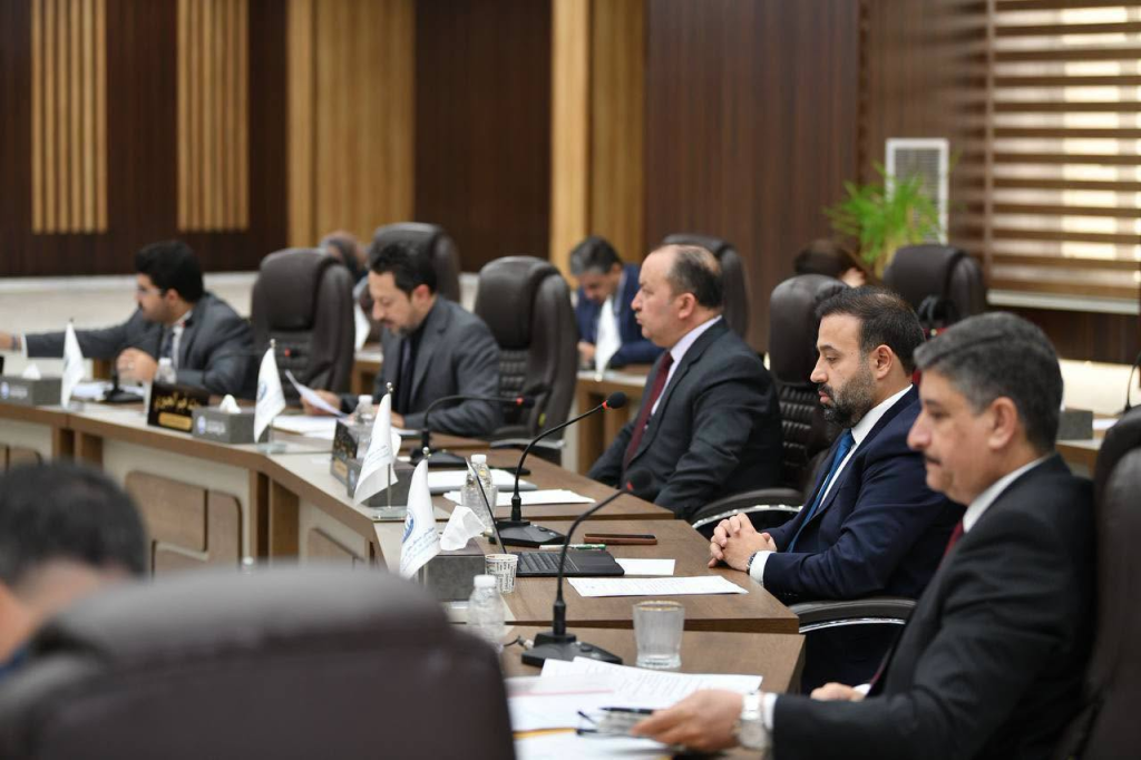 مجلس محافظة نينوى يناقش الموازنة وخطط المشاريع بحضور المحافظ