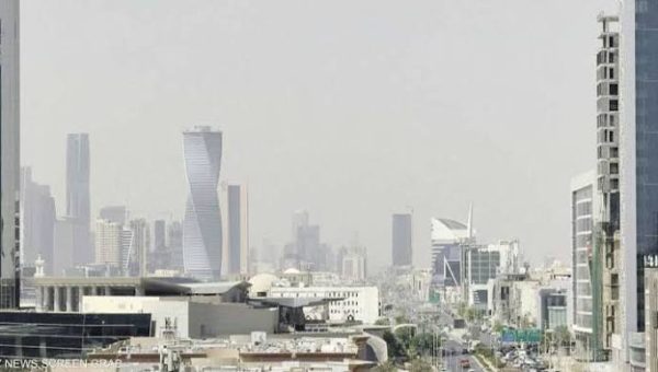 مطار الملك خالد تحت الاعتداء.. مقتل 3 سعوديين وإصابات بين المواطنين والمقيمين