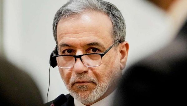 عراقجي: استهداف مصفاة طهران جريمة حرب تسببت في إبادة بيئية
