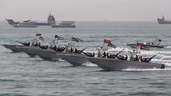 ترامب يستبعد التفاوض مع طهران والحرس الثوري يعلن استهداف سفن في الخليج