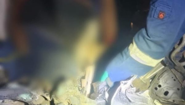 حادث مروع على سريع البصرة.. الدفاع المدني ينقذ مصابين وينتشل جثتين بين حطام المركبات