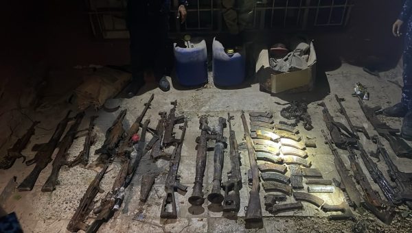 الشرطة الإتحادية والأمن الوطني يضبطان كدسًا للمتفجرات معدًّا للتفجير جنوبي بغداد