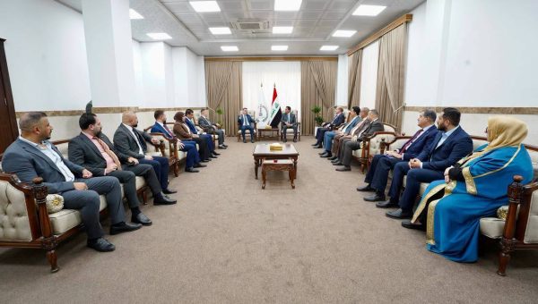 الدخيل يتباحث مع وكيل وزارة العمل لتوسيع فرص تشغيل الشباب وحماية حقوق عمال القطاع الخاص في نينوى