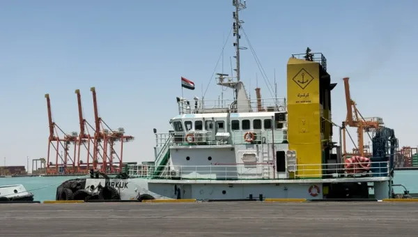 الخط العراقي يعود للملاحة برحلة تجريبية من جبل علي لأم قصر بعد غياب عقود