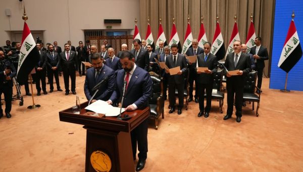 مرسوم جمهوري يقضي بتثبيت التشكيلة الوزارية الجديدة رسميًا