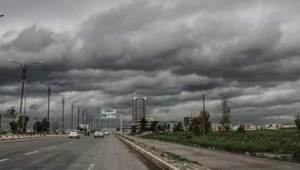 الأنواء الجوية تُحذّر من تقلبات الطقس: أمطار رعدية وموجة غبار تضرب العراق خلال الأيام المقبلة