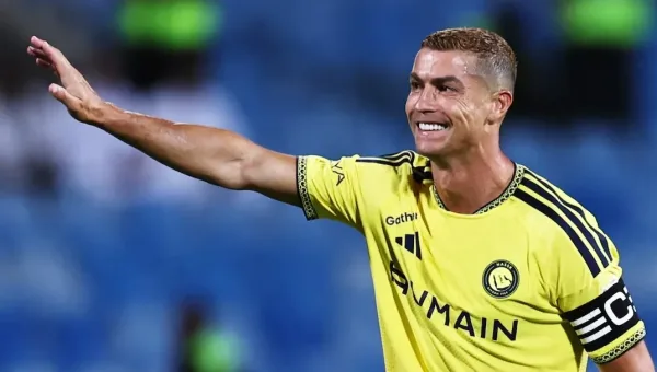 مبادرة جديدة من “يويفا” وفرانس فوتبول تنتهي بتفوق النجم البرتغالي