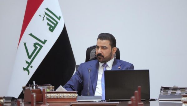 تدخل حكومي ينهي تقاطع الصلاحيات بوزارة الصحة ويطيح بمدير مكتب الوزير