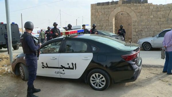 تدابير أمنية مشددة للسفارة الأميركية بالأردن عقب الهجوم المسلح على كنيسة الكرك