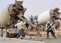 مشاريع الجهد الخدمي تُباشر صب الشوارع الداخلية لثلاث مناطق في ناحية المحلبية