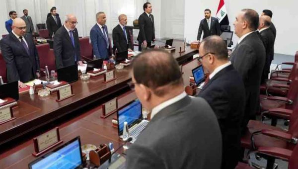 أداء قسم الشرف للوزراء الجدد وحزمة قرارات خدمية واقتصادية في مجلس الوزراء