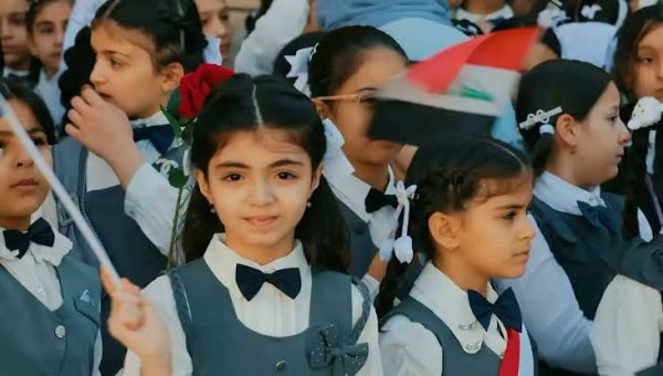 الدخيل يعلن استيعاب 1.2 مليون تلميذ ويؤكد تشييد 135 مدرسة جديدة في نينوى