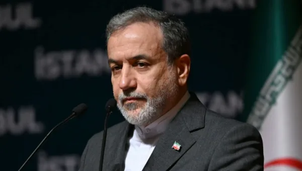 وزير الخارجية الإيراني: مضيق هرمز لن يعود لسابق عهده وهياكل الأمن القائمة على التدخل الأجنبي انهارت