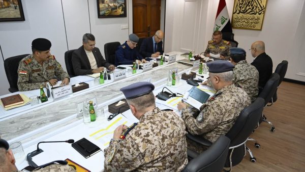 إقالة 4 ضباط في الداخلية العراقية وإحالتهم للتحقيق بعد إهانة العلم الأمريكي